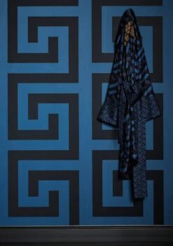 Versace Vliestapete 38609-3 Grafik Muster Blau Schwarz -Bester Tapeten Laden Vliestapete 38609 3 Grafik Muster Blau Schwarz VERSACE Home Tapete 63213723 3