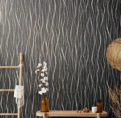 Vliestapete Ivy Wellen Schwarz Silber 82321 Novamur 7 Vliestapete Ivy Wellen Schwarz Silber 82321 Novamur -Bester Tapeten Laden Vliestapete Ivy Wellen Schwarz Silber 82321 Novamur 63213360 1