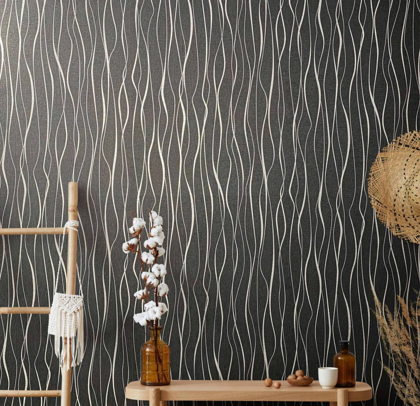 Vliestapete Ivy Wellen Schwarz Silber 82321 Novamur 3 Vliestapete Ivy Wellen Schwarz Silber 82321 Novamur - Image 3